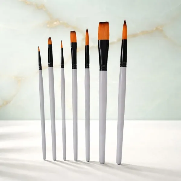 Round & Flat Paint Brush in Taklon Hair